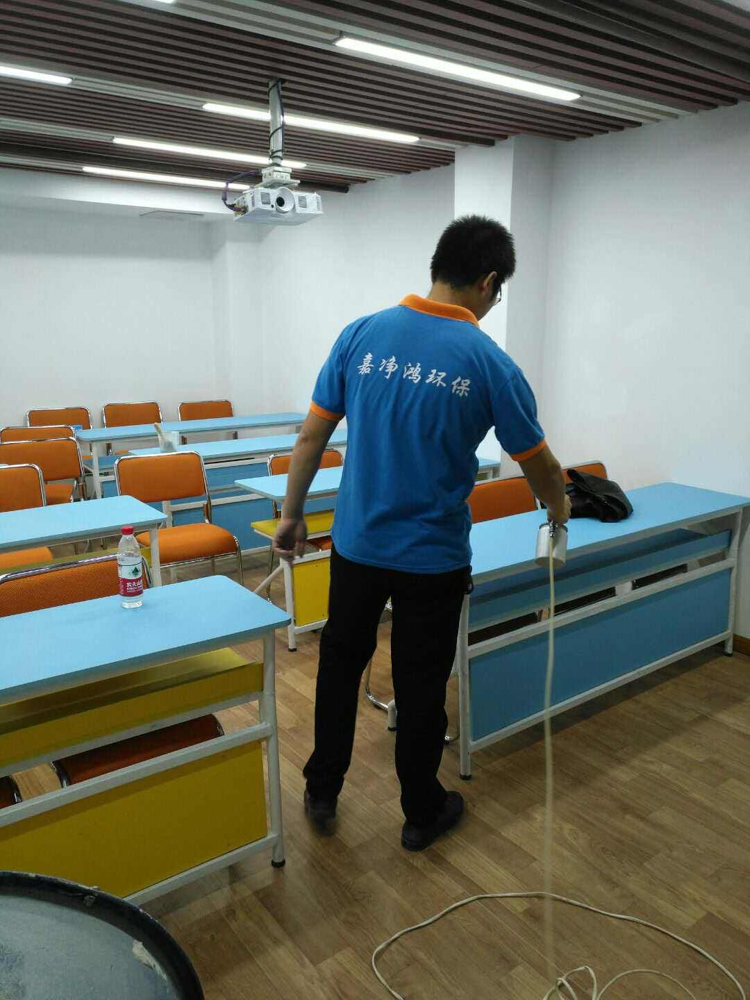 武漢市嘉凈鴻環(huán)?？萍加邢薰? style=