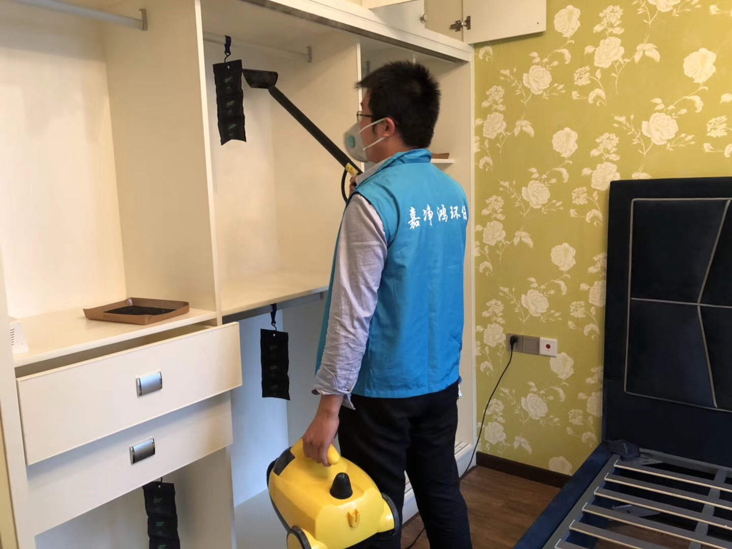 武漢市嘉凈鴻環(huán)?？萍加邢薰? style=