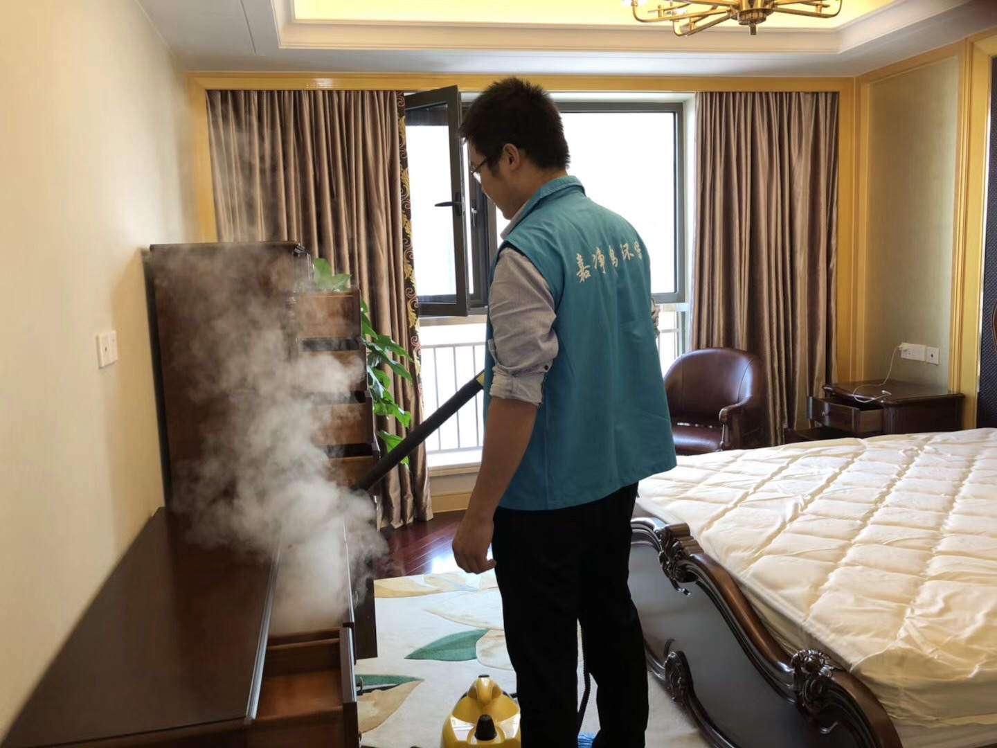 武漢市嘉凈鴻環(huán)?？萍加邢薰? style=