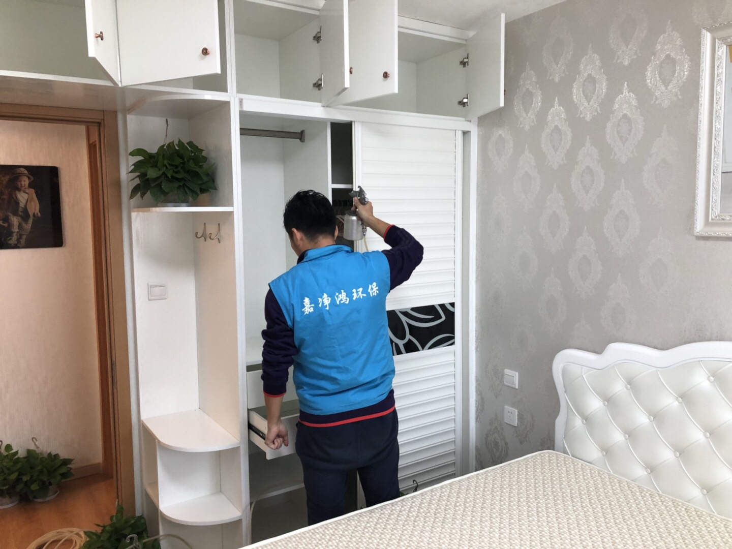 武漢市嘉凈鴻環(huán)?？萍加邢薰? style=