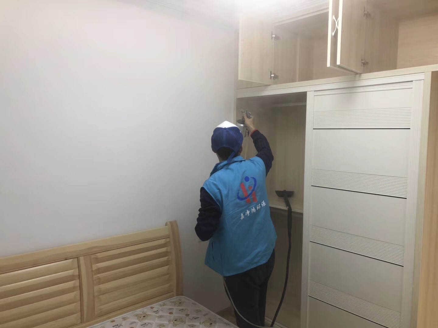 武漢市嘉凈鴻環(huán)?？萍加邢薰? style=