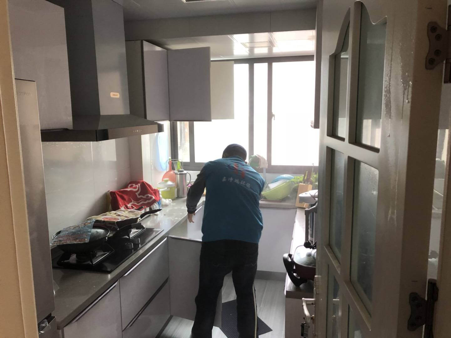 武漢市嘉凈鴻環(huán)?？萍加邢薰? style=