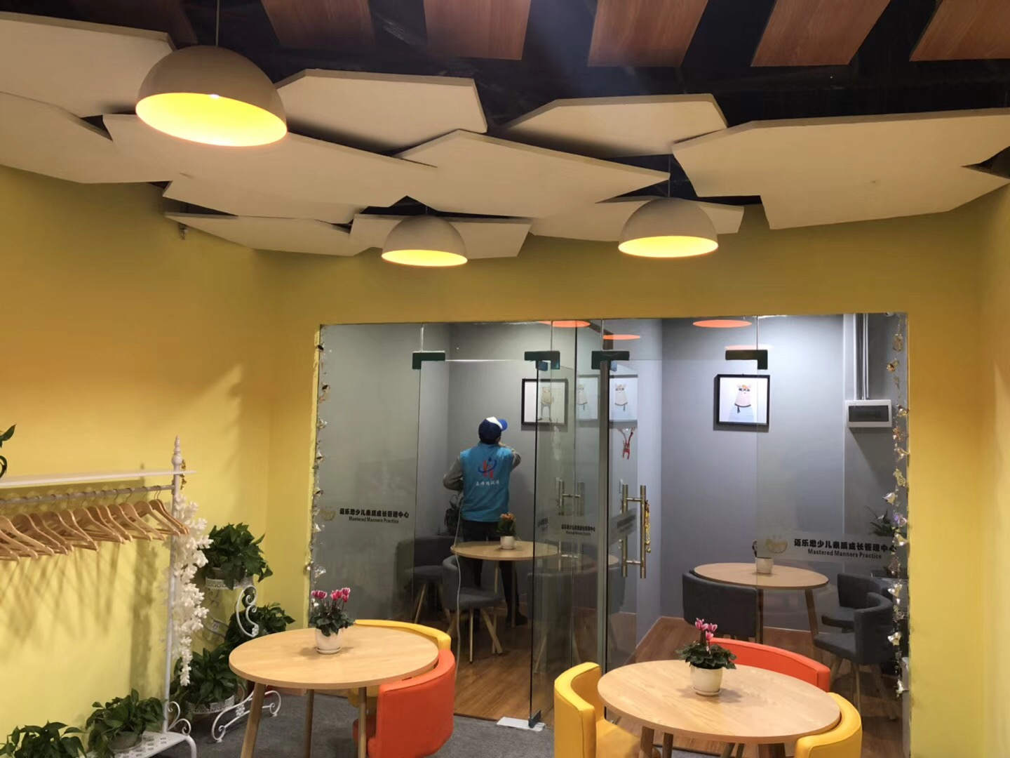 武漢市嘉凈鴻環(huán)?？萍加邢薰? style=