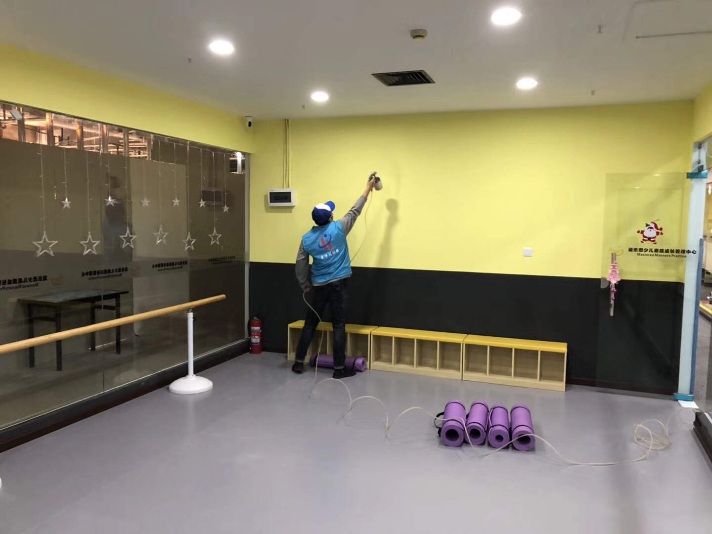 武漢市嘉凈鴻環(huán)?？萍加邢薰? style=