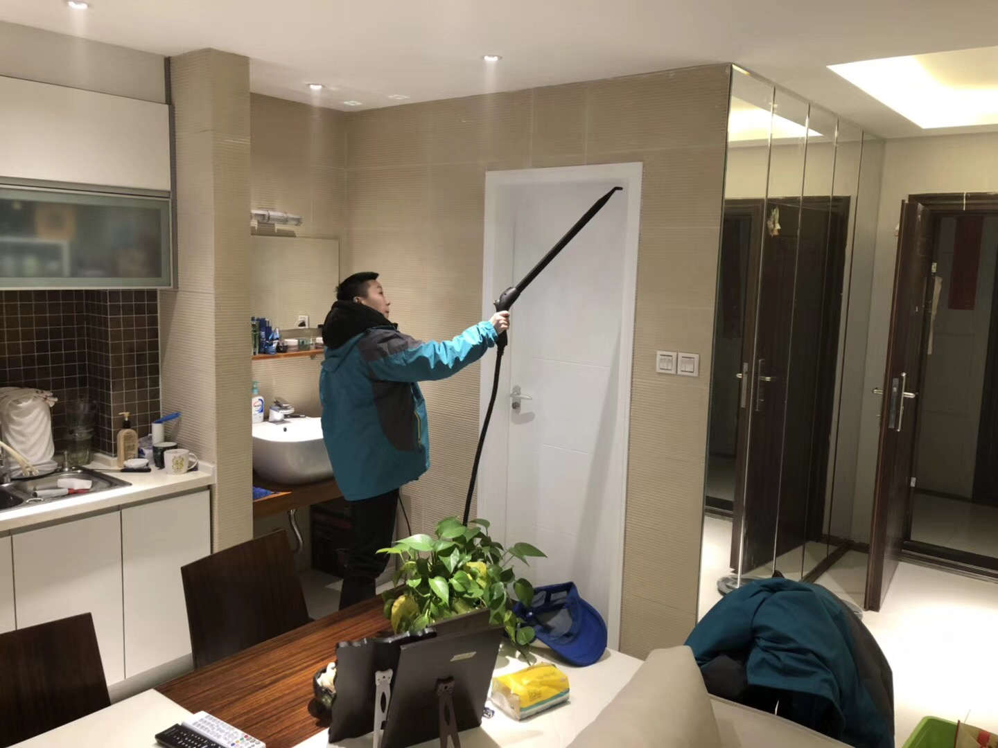 武漢市嘉凈鴻環(huán)?？萍加邢薰? style=