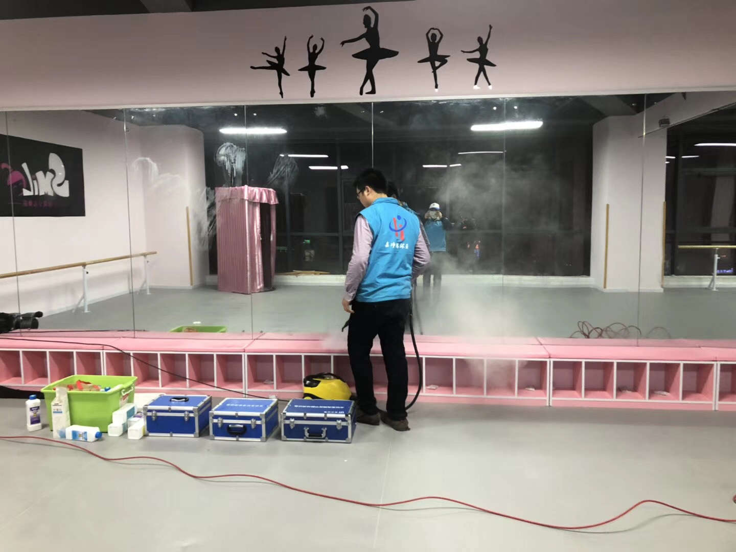 武漢市嘉凈鴻環(huán)?？萍加邢薰? style=