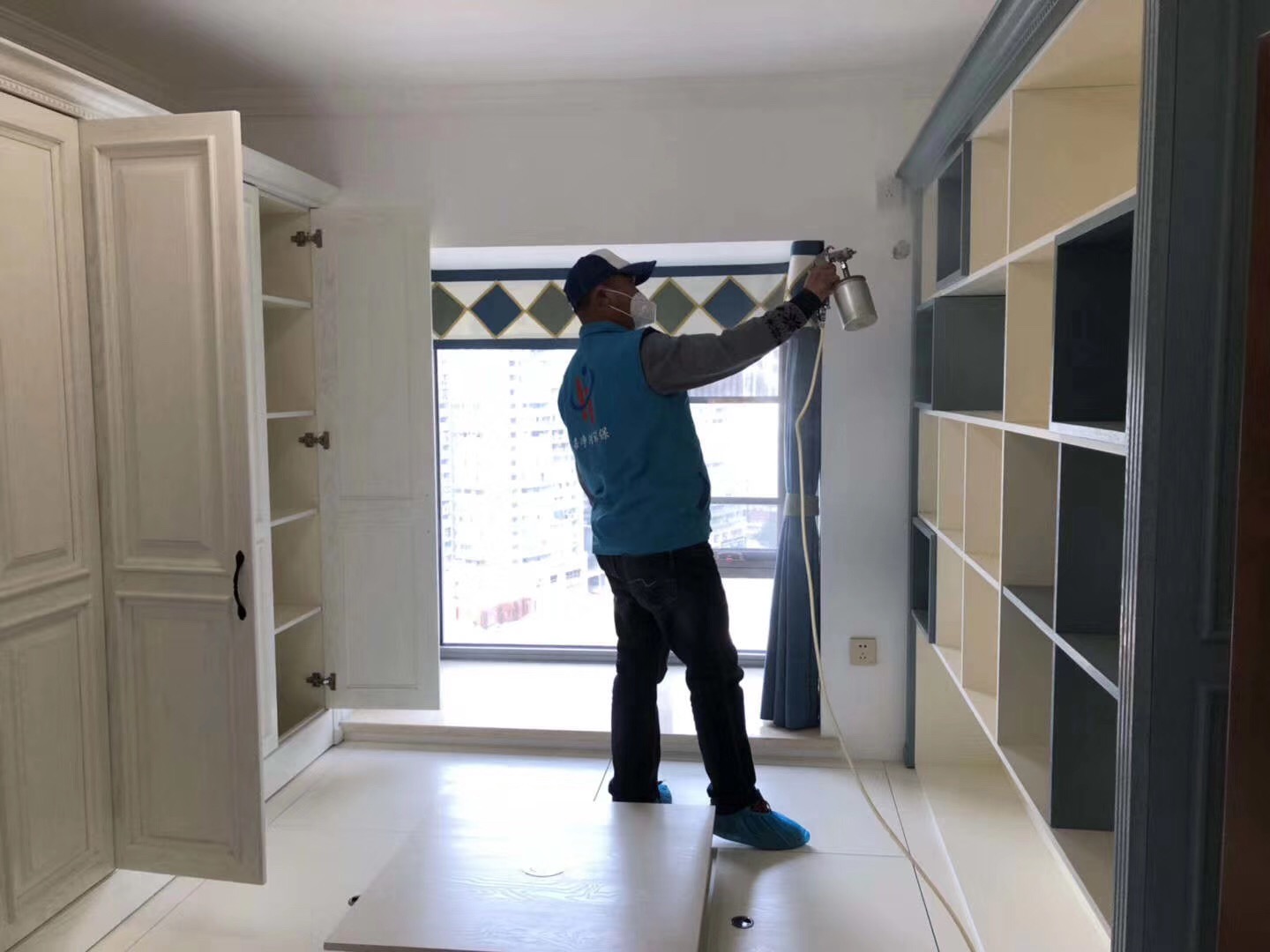 武漢市嘉凈鴻環(huán)?？萍加邢薰? style=